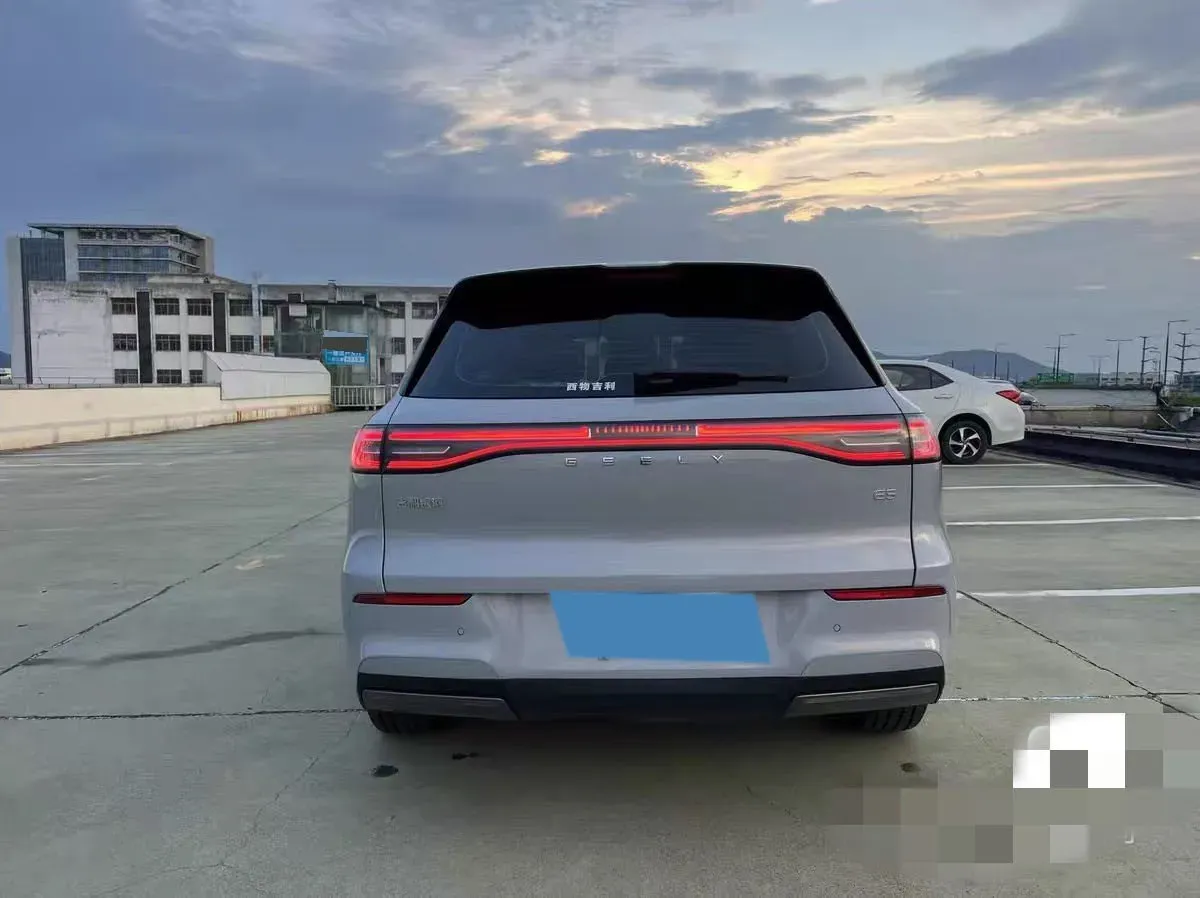 2024 Geely Emgrand L HiP 1.5T 181HP L4 3DHT PHEV 15.5KWH,autocango,china used car exporter,china ev exporter,chinese used car exporter,chinese used ev exporter