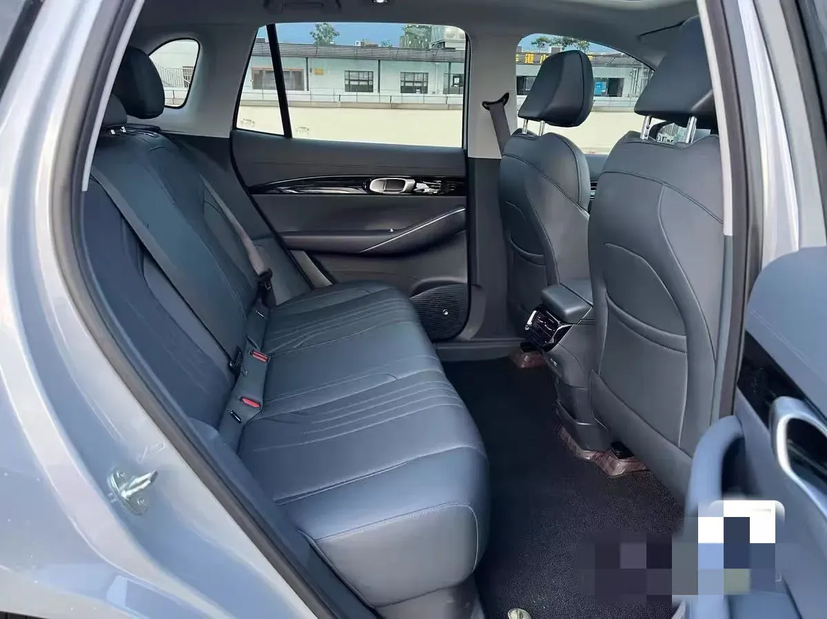 2024 Geely Emgrand L HiP 1.5T 181HP L4 3DHT PHEV 15.5KWH,autocango,china used car exporter,china ev exporter,chinese used car exporter,chinese used ev exporter