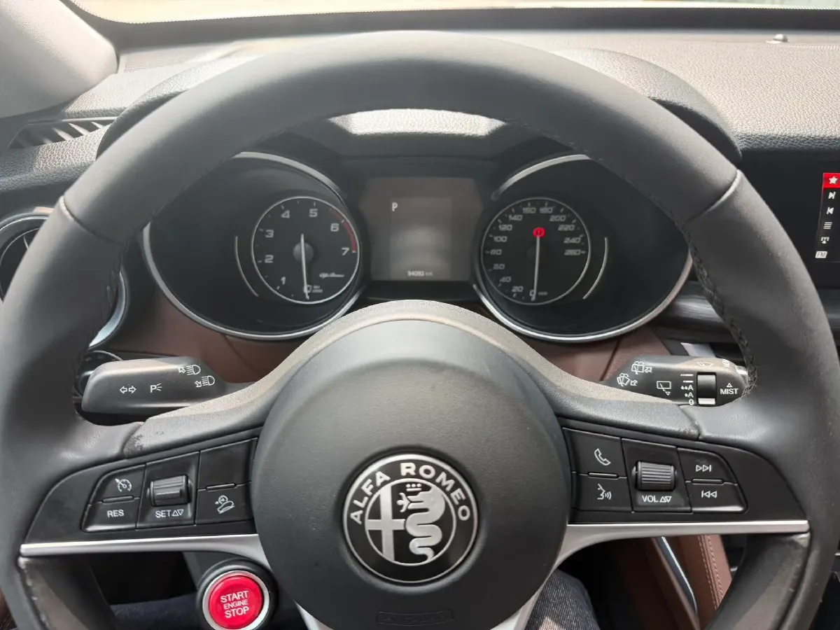 2017 Jaguar XE 2.0T 240HP L4 8AT,autocango,china used car exporter,china ev exporter,chinese used car exporter,chinese used ev exporter