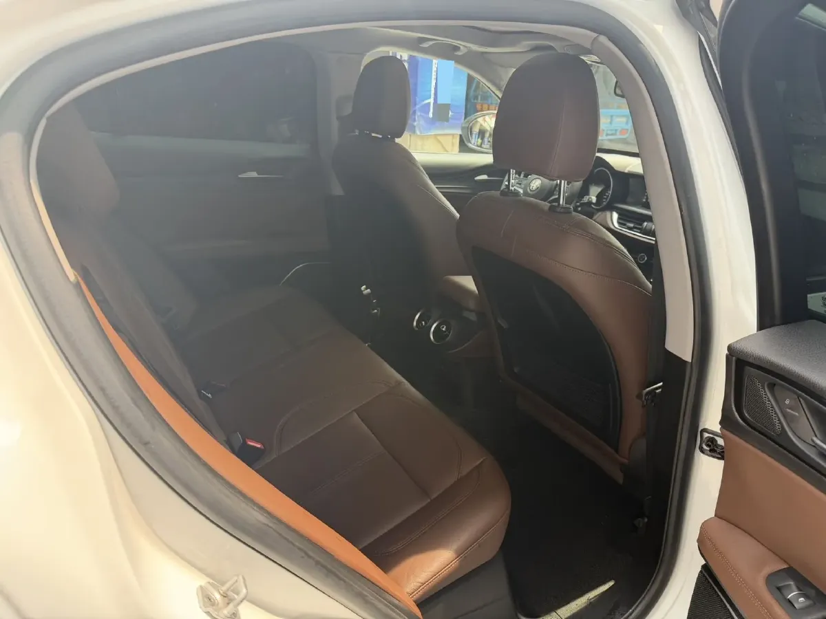 2017 Jaguar XE 2.0T 240HP L4 8AT,autocango,china used car exporter,china ev exporter,chinese used car exporter,chinese used ev exporter