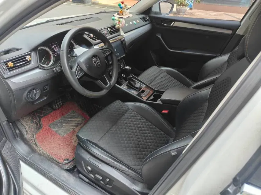 2018 Skoda Superb 1.8T 180HP L4 7DCT,autocango,china used car exporter,china ev exporter,chinese used car exporter,chinese used ev exporter