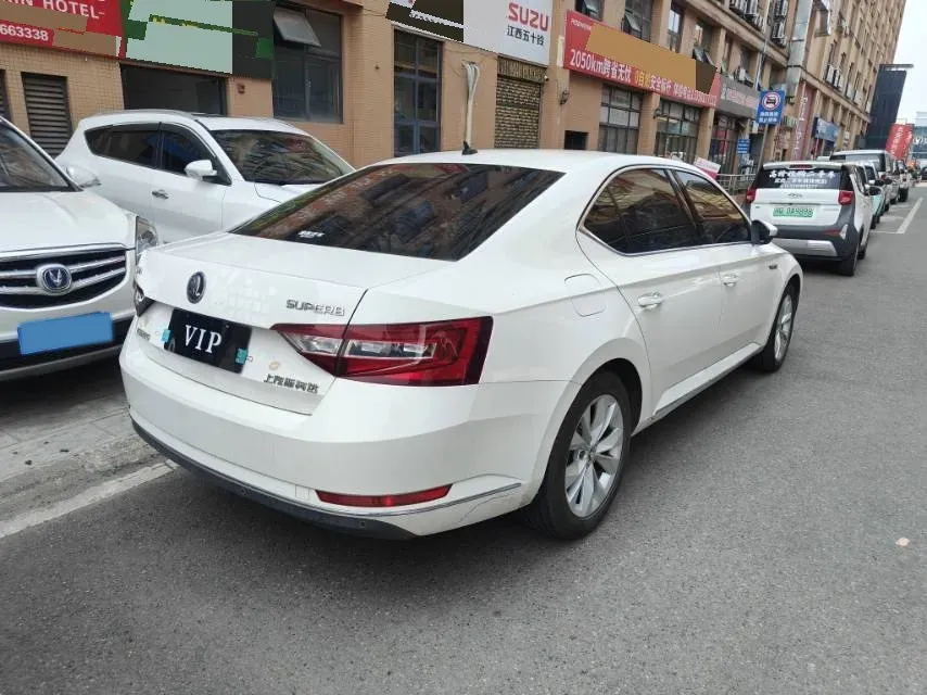 2018 Skoda Superb 1.8T 180HP L4 7DCT,autocango,china used car exporter,china ev exporter,chinese used car exporter,chinese used ev exporter