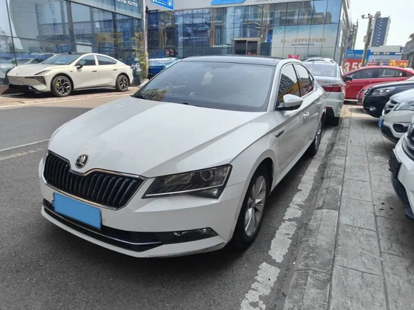 2018 Skoda Superb 1.8T 180HP L4 7DCT,autocango,china used car exporter,china ev exporter,chinese used car exporter,chinese used ev exporter