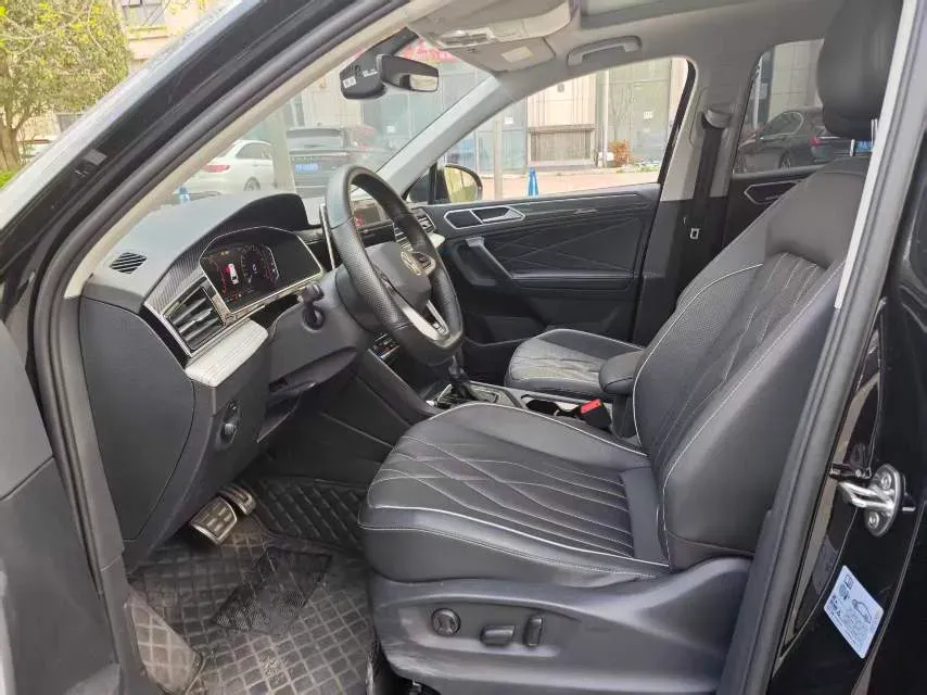2024 Volkswagen Tiguan L 2.0T 186HP L4 7DCT,autocango,china used car exporter,china ev exporter,chinese used car exporter,chinese used ev exporter