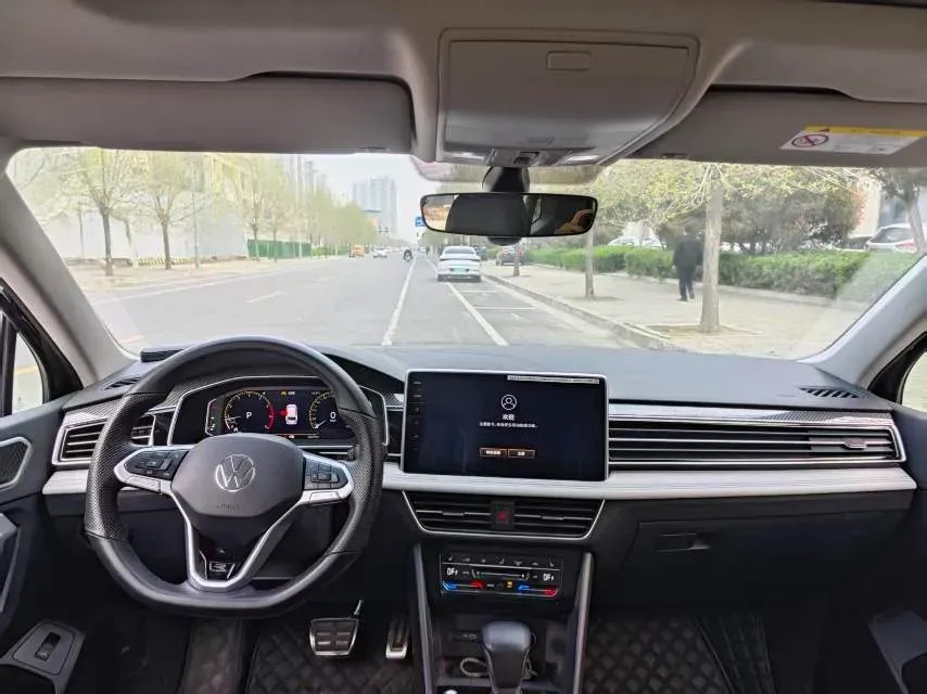 2024 Volkswagen Tiguan L 2.0T 186HP L4 7DCT,autocango,china used car exporter,china ev exporter,chinese used car exporter,chinese used ev exporter