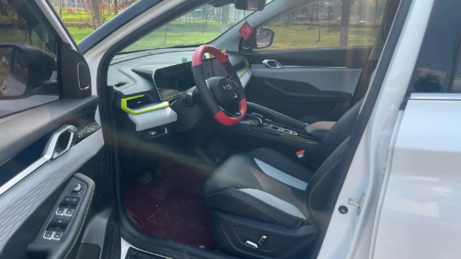 2023 Geely Coolray 1.5T 181HP L4 7DCT,autocango,china used car exporter,china ev exporter,chinese used car exporter,chinese used ev exporter