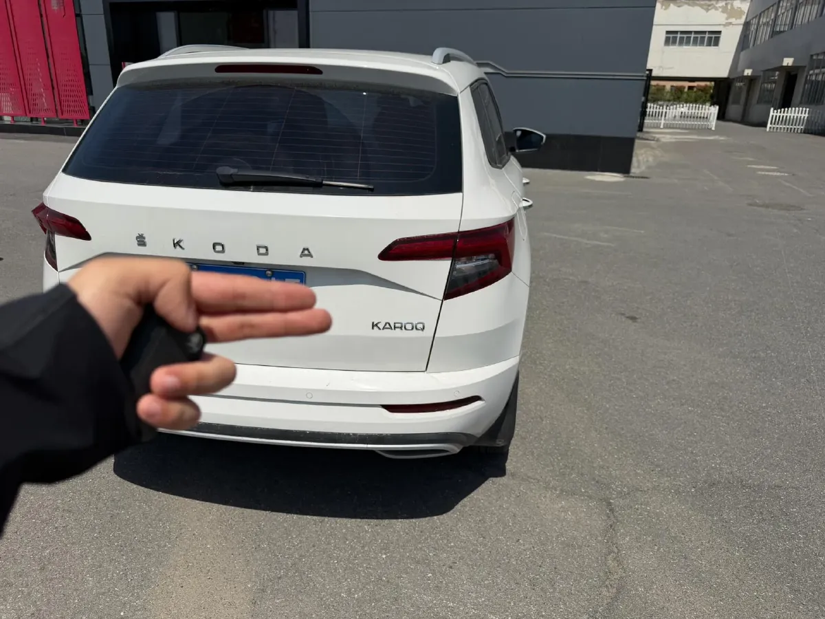 2021 Skoda Karoq 1.4T 150HP L4 7DCT,autocango,china used car exporter,china ev exporter,chinese used car exporter,chinese used ev exporter