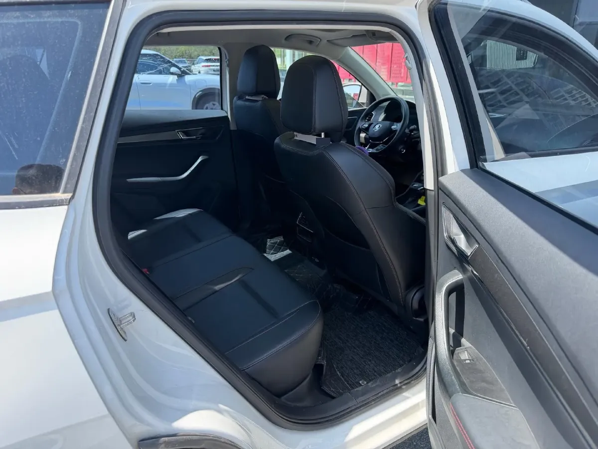 2021 Skoda Karoq 1.4T 150HP L4 7DCT,autocango,china used car exporter,china ev exporter,chinese used car exporter,chinese used ev exporter