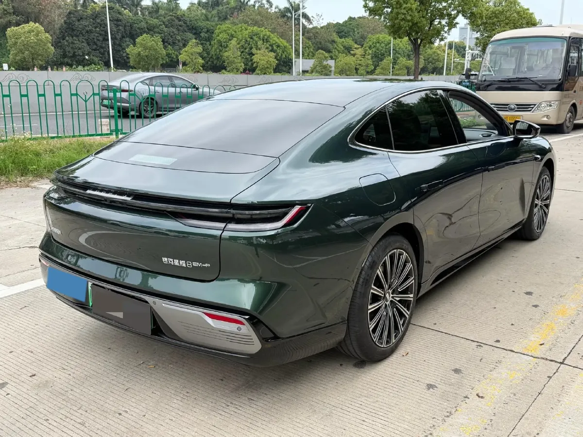 2025 Geely Galaxy Starshine 8 1.5T 163HP L4 3DHT PHEV 27.69KWH,autocango,china used car exporter,china ev exporter,chinese used car exporter,chinese used ev exporter