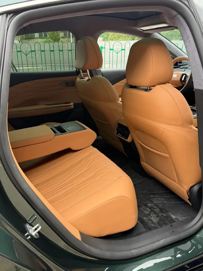 2025 Geely Galaxy Starshine 8 1.5T 163HP L4 3DHT PHEV 27.69KWH,autocango,china used car exporter,china ev exporter,chinese used car exporter,chinese used ev exporter