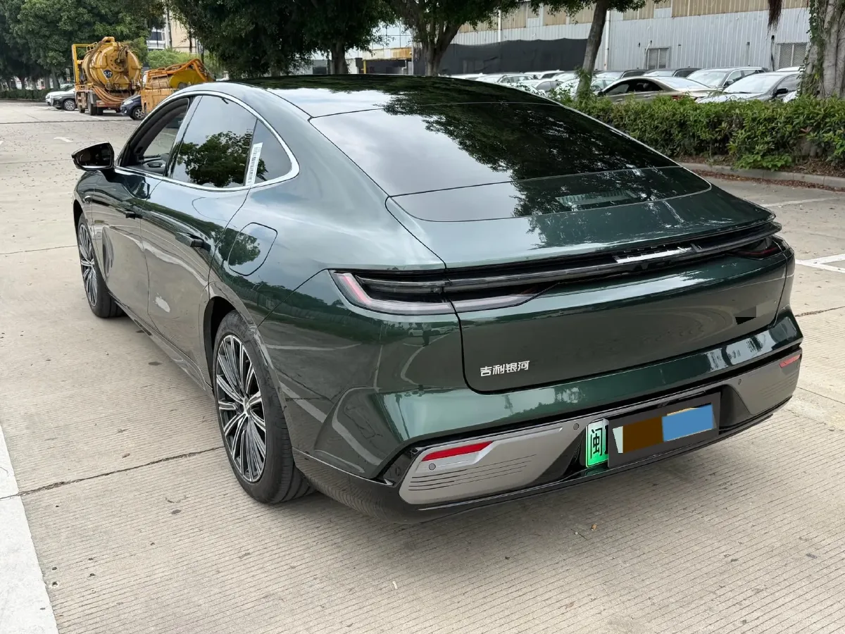 2025 Geely Galaxy Starshine 8 1.5T 163HP L4 3DHT PHEV 27.69KWH,autocango,china used car exporter,china ev exporter,chinese used car exporter,chinese used ev exporter