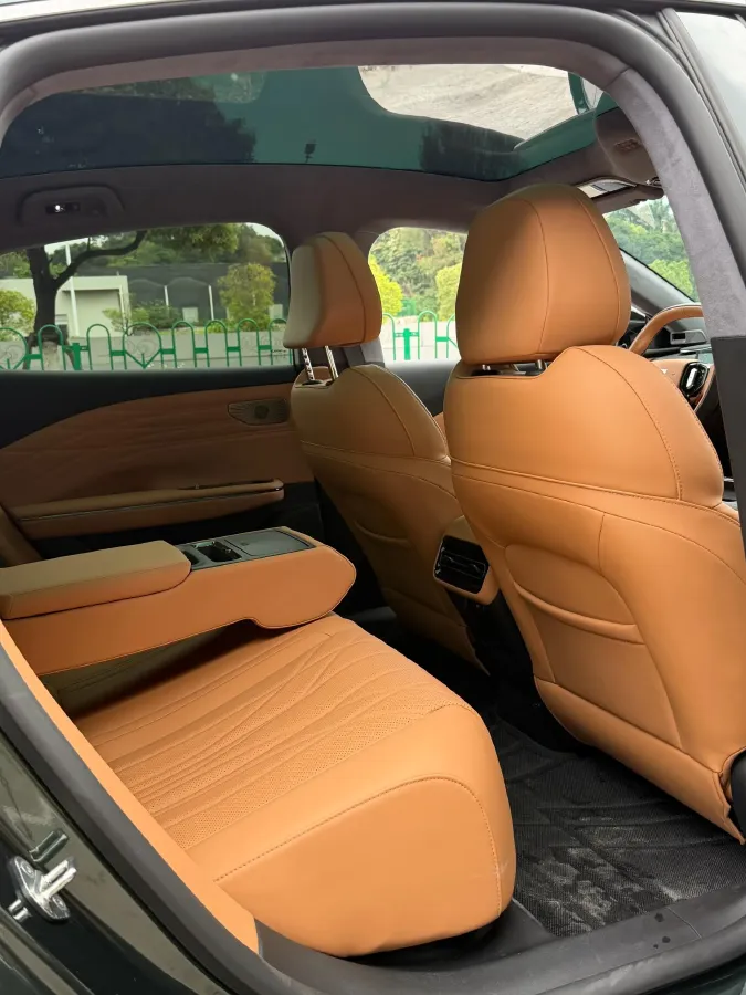 2025 Geely Galaxy Starshine 8 1.5T 163HP L4 3DHT PHEV 27.69KWH,autocango,china used car exporter,china ev exporter,chinese used car exporter,chinese used ev exporter