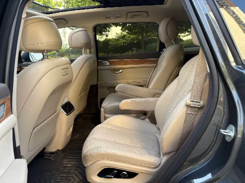 2024 AITO AITO M7 1.5T 152HP L4 REEV 40KWH,autocango,china used car exporter,china ev exporter,chinese used car exporter,chinese used ev exporter