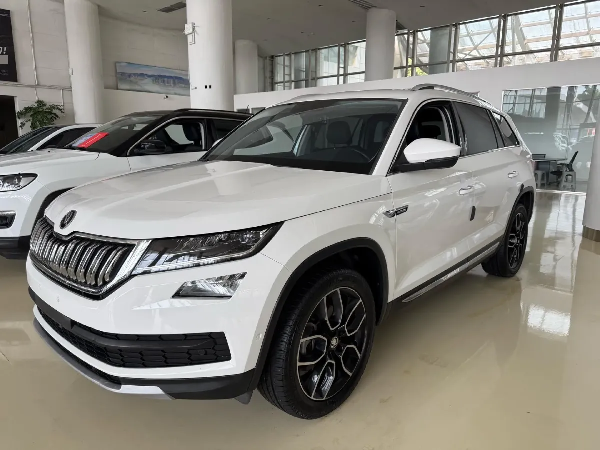 2019 Skoda Superb 2.0T 220HP L4 7DCT,autocango,china used car exporter,china ev exporter,chinese used car exporter,chinese used ev exporter