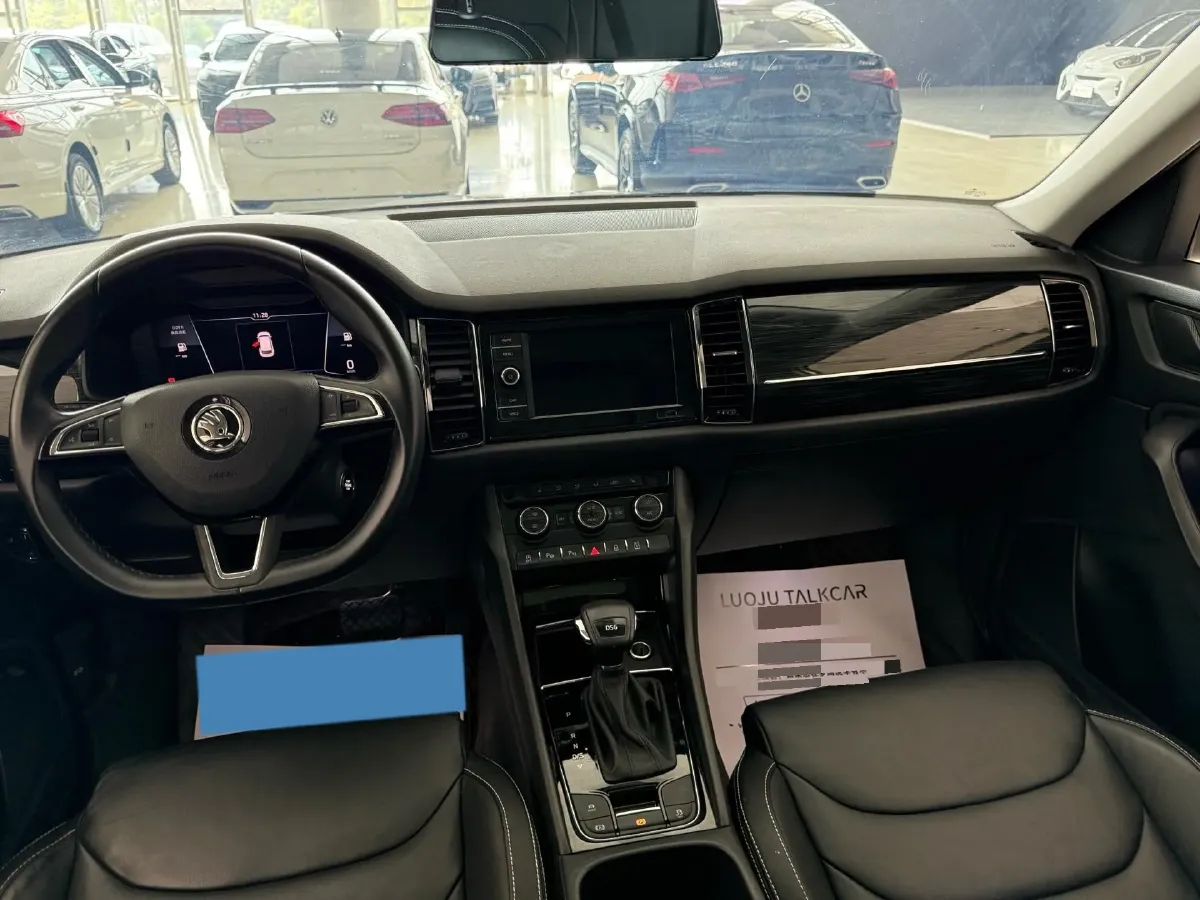 2019 Skoda Superb 2.0T 220HP L4 7DCT,autocango,china used car exporter,china ev exporter,chinese used car exporter,chinese used ev exporter