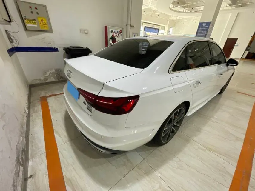 2020 Audi A4L 2.0T 252HP L4 7DCT,autocango,china used car exporter,china ev exporter,chinese used car exporter,chinese used ev exporter