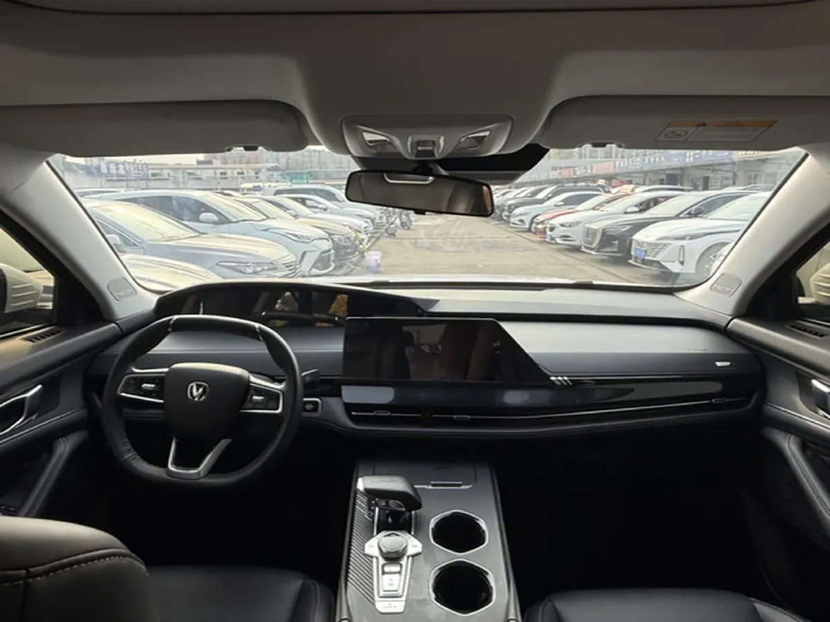 2024 ChangAn UNI-K 2.0T 233HP L4 8AT,autocango,china used car exporter,china ev exporter,chinese used car exporter,chinese used ev exporter