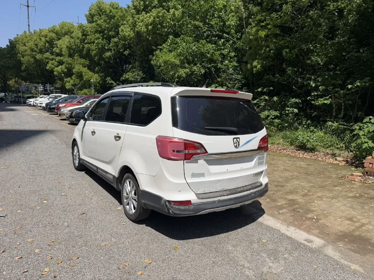 2016 BaoJun 730 1.5L 112HP L4 5MT,autocango,china used car exporter,china ev exporter,chinese used car exporter,chinese used ev exporter