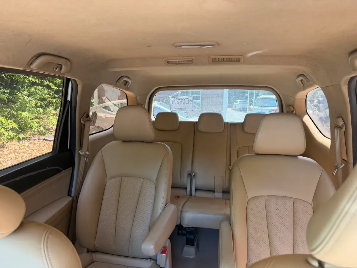 2016 BaoJun 730 1.5L 112HP L4 5MT,autocango,china used car exporter,china ev exporter,chinese used car exporter,chinese used ev exporter