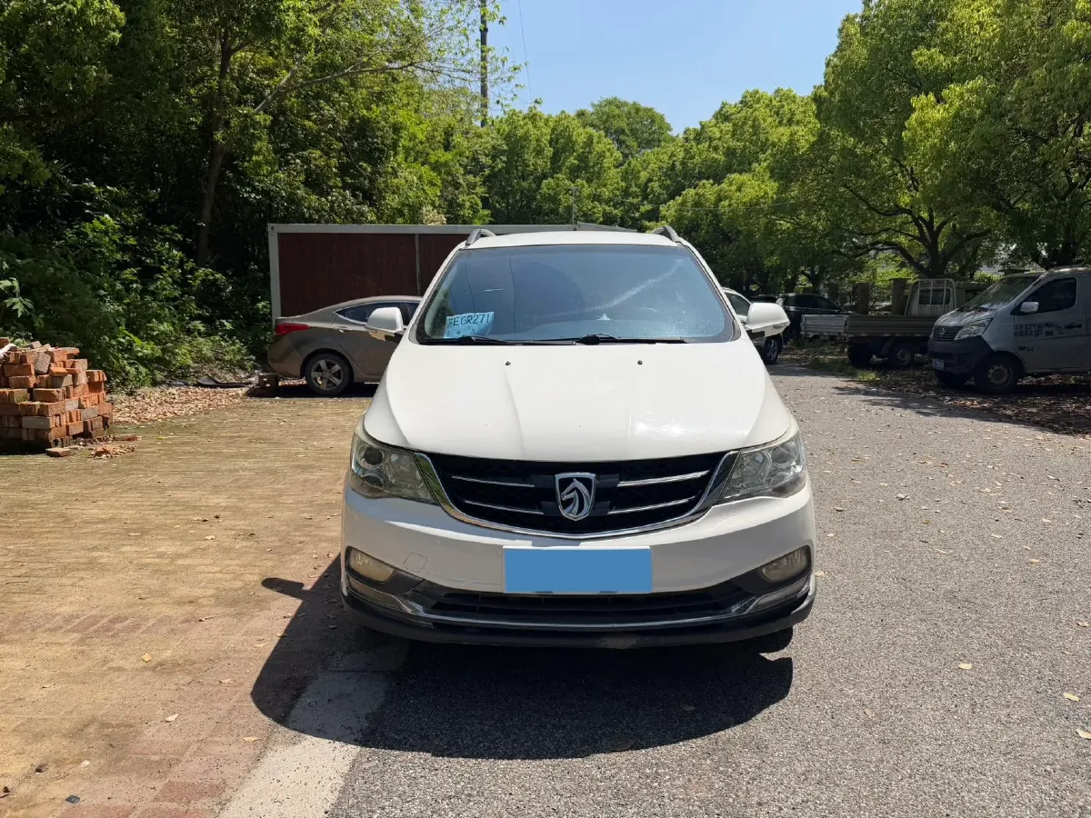 2016 BaoJun 730 1.5L 112HP L4 5MT,autocango,china used car exporter,china ev exporter,chinese used car exporter,chinese used ev exporter
