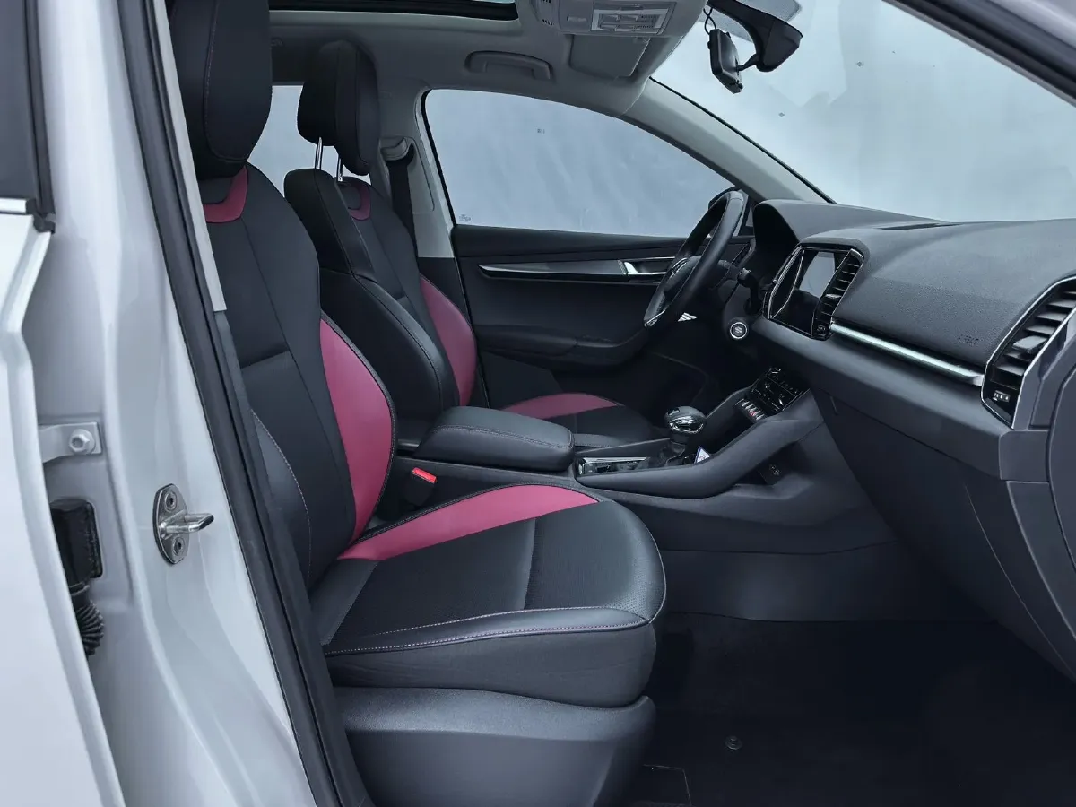 2022 Skoda Karoq 1.4T 150HP L4 7DCT,autocango,china used car exporter,china ev exporter,chinese used car exporter,chinese used ev exporter