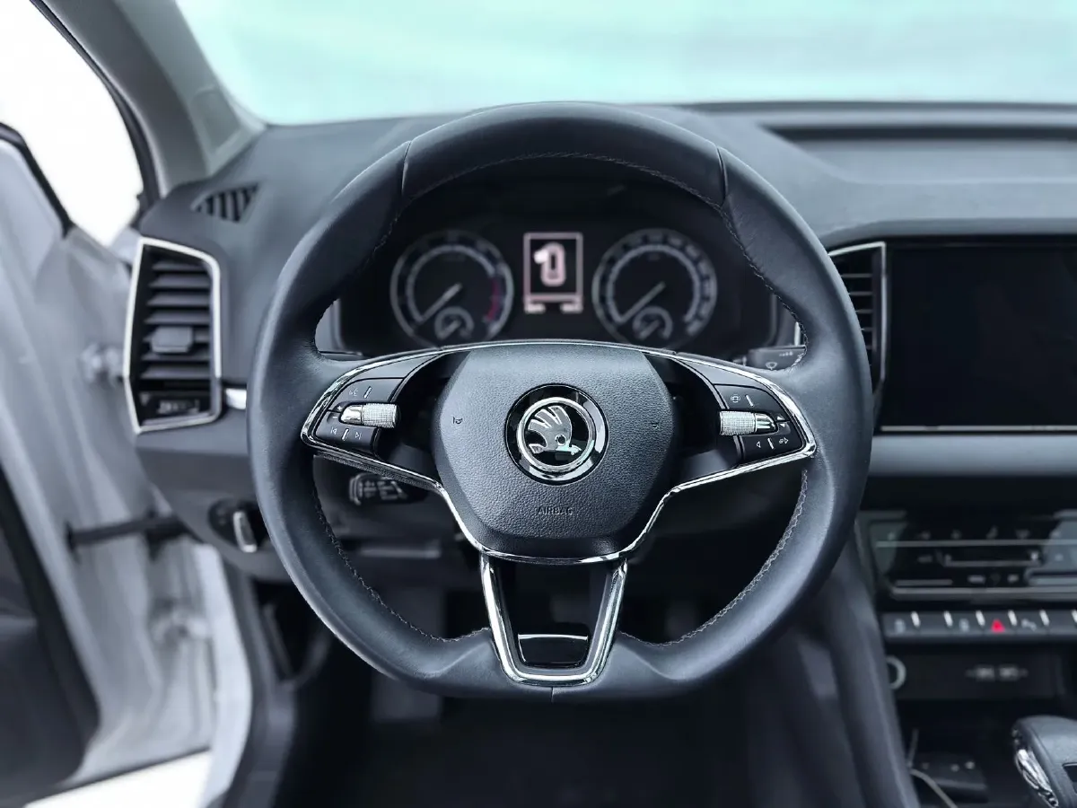 2022 Skoda Karoq 1.4T 150HP L4 7DCT,autocango,china used car exporter,china ev exporter,chinese used car exporter,chinese used ev exporter