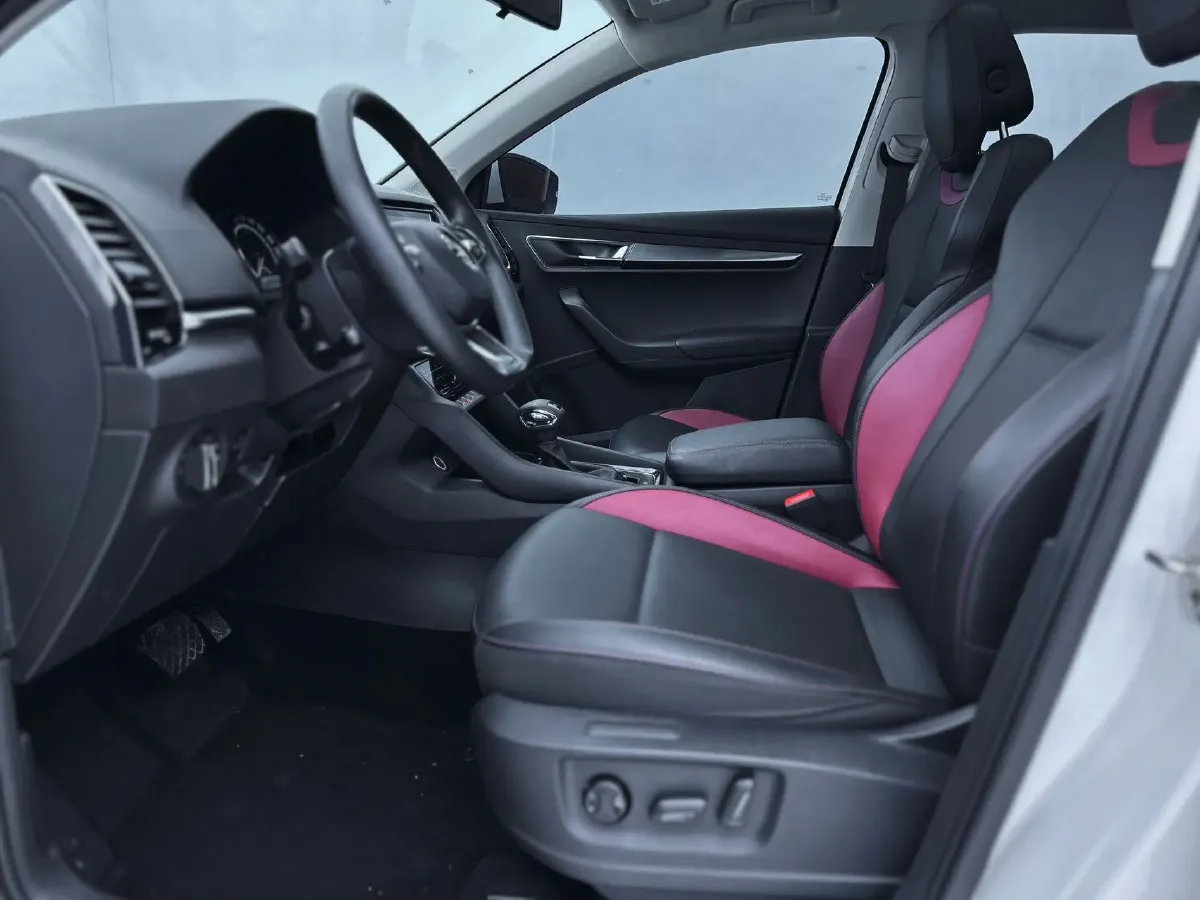 2022 Skoda Karoq 1.4T 150HP L4 7DCT,autocango,china used car exporter,china ev exporter,chinese used car exporter,chinese used ev exporter