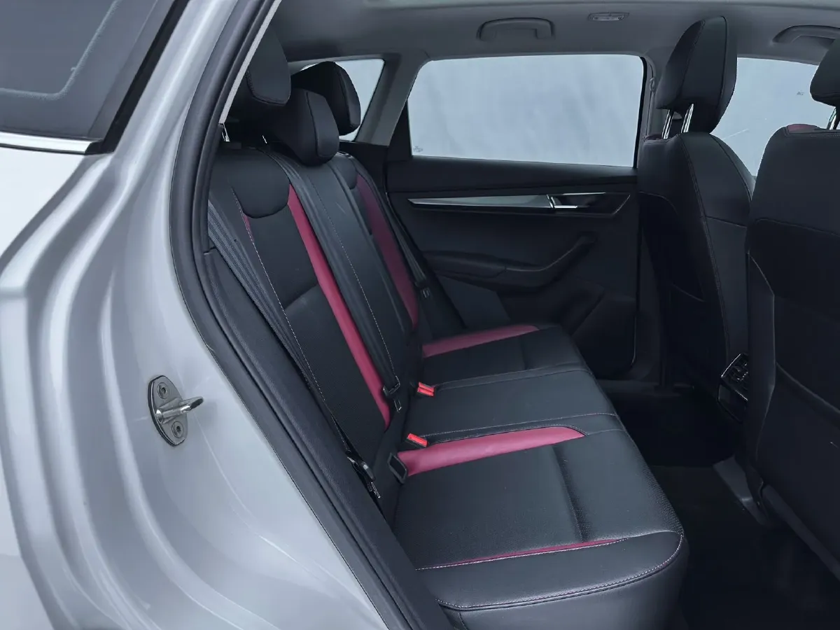 2022 Skoda Karoq 1.4T 150HP L4 7DCT,autocango,china used car exporter,china ev exporter,chinese used car exporter,chinese used ev exporter