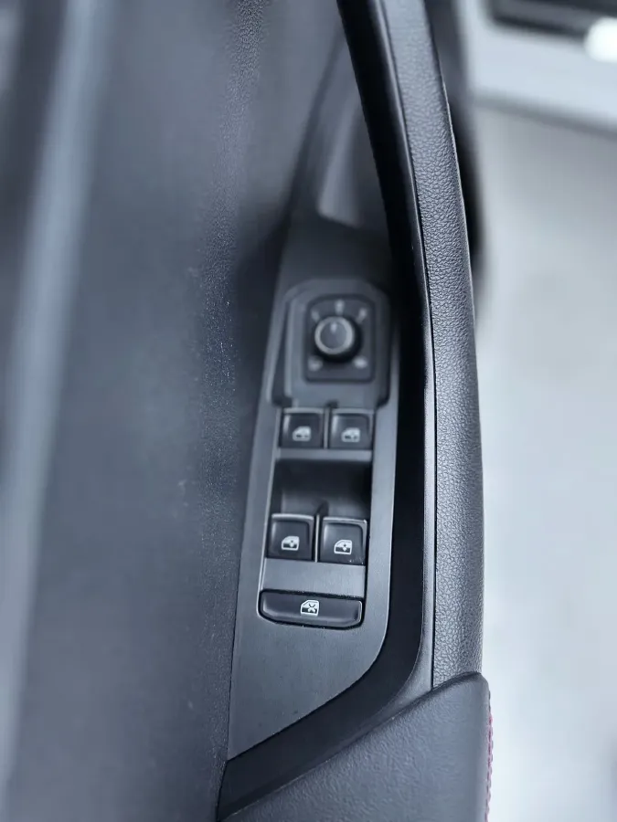 2022 Skoda Karoq 1.4T 150HP L4 7DCT,autocango,china used car exporter,china ev exporter,chinese used car exporter,chinese used ev exporter