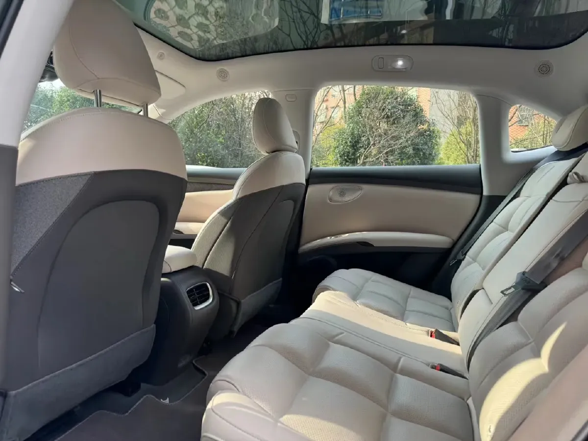 2025 IM LS6 BEV 75KWH,autocango,china used car exporter,china ev exporter,chinese used car exporter,chinese used ev exporter