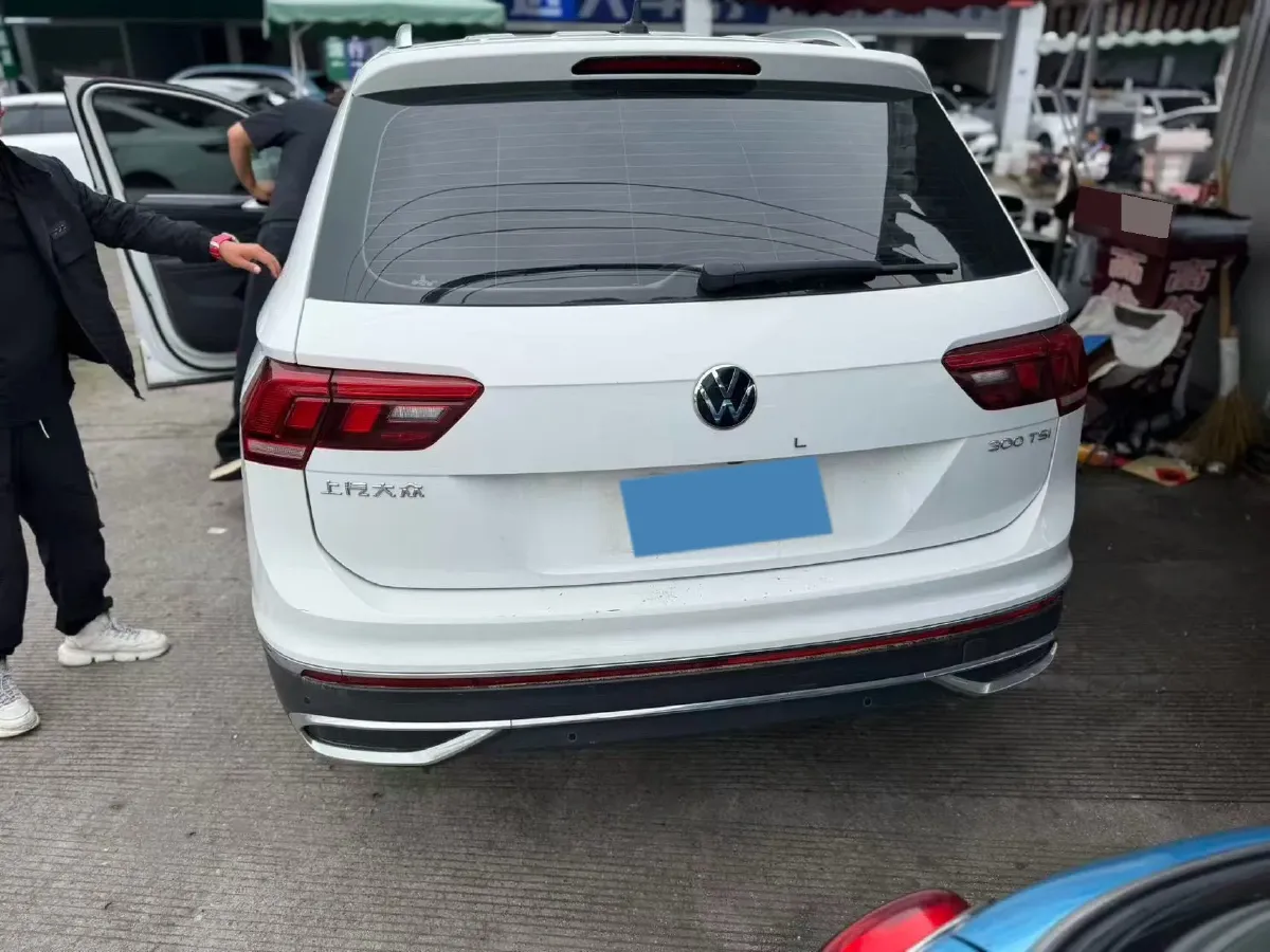 2023 Volkswagen Tiguan L 1.5T 160HP L4 7DCT,autocango,china used car exporter,china ev exporter,chinese used car exporter,chinese used ev exporter