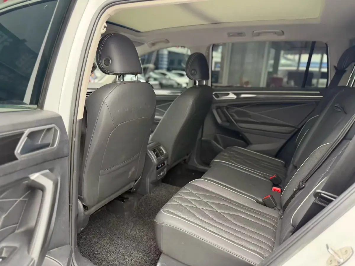 2023 Volkswagen Tiguan L 1.5T 160HP L4 7DCT,autocango,china used car exporter,china ev exporter,chinese used car exporter,chinese used ev exporter
