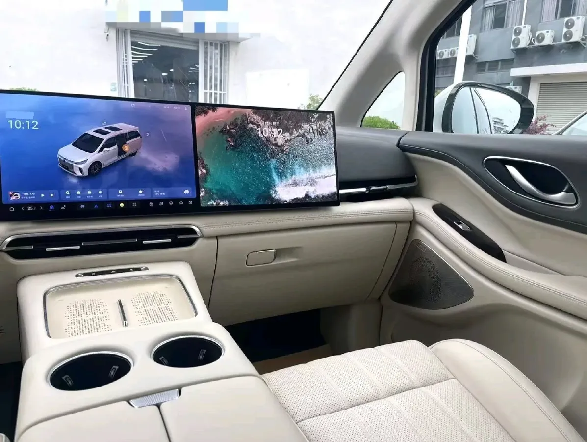 2025 Voyah Dream BEV 108.7KWH,autocango,china used car exporter,china ev exporter,chinese used car exporter,chinese used ev exporter