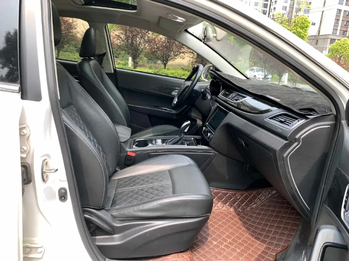 2017 Zotye Z560 1.5T 150HP L4 CVT,autocango,china used car exporter,china ev exporter,chinese used car exporter,chinese used ev exporter