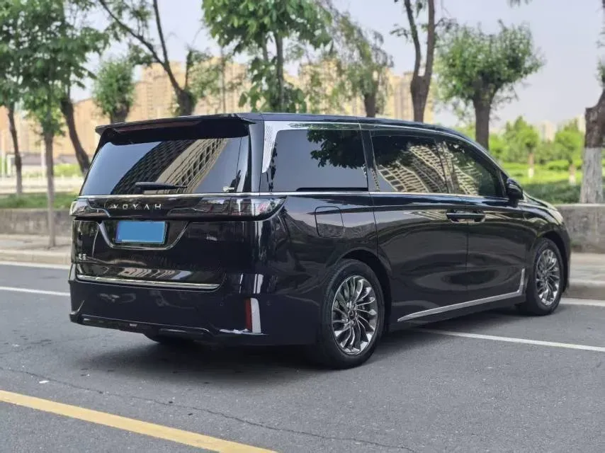 2022 Voyah Dream 1.5T 136HP L4 PHEV 25.57KWH,autocango,china used car exporter,china ev exporter,chinese used car exporter,chinese used ev exporter