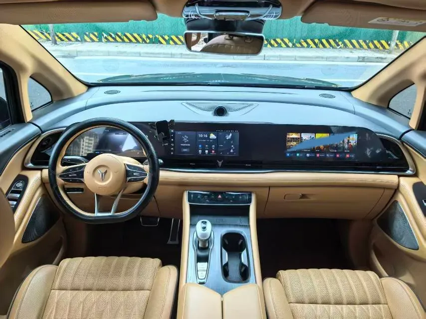 2022 Voyah Dream 1.5T 136HP L4 PHEV 25.57KWH,autocango,china used car exporter,china ev exporter,chinese used car exporter,chinese used ev exporter