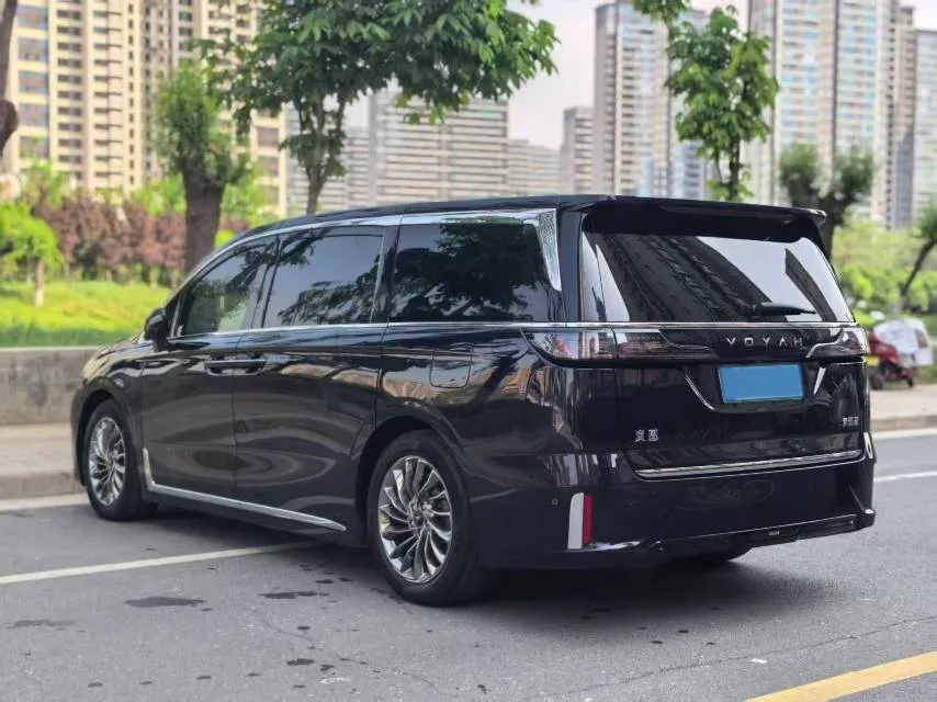 2022 Voyah Dream 1.5T 136HP L4 PHEV 25.57KWH,autocango,china used car exporter,china ev exporter,chinese used car exporter,chinese used ev exporter