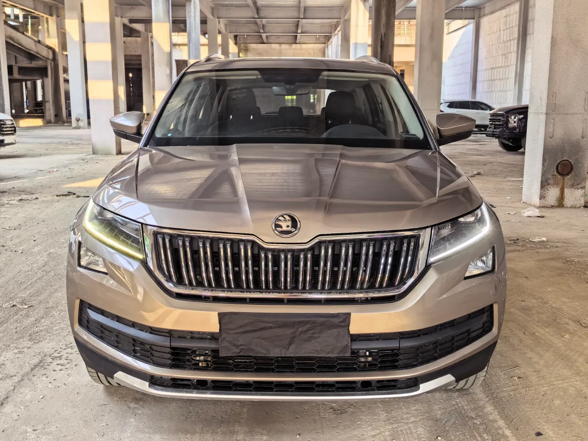 2018 Skoda Kodiak 2.0T 186HP L4 7DCT,autocango,china used car exporter,china ev exporter,chinese used car exporter,chinese used ev exporter