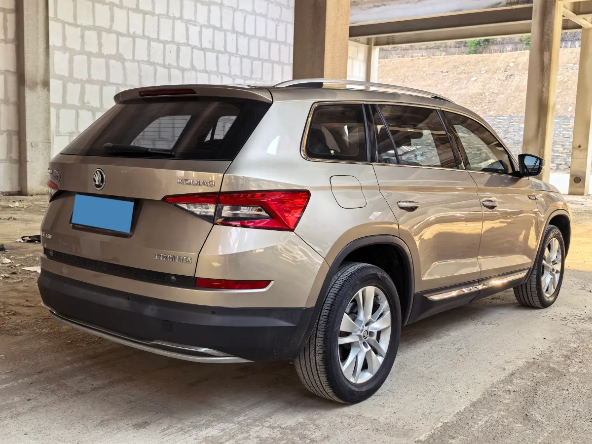 2018 Skoda Kodiak 2.0T 186HP L4 7DCT,autocango,china used car exporter,china ev exporter,chinese used car exporter,chinese used ev exporter