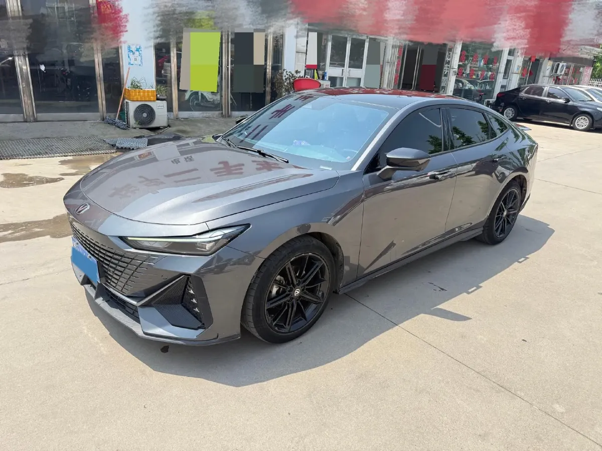 2023 ChangAn UNI-V 1.5T 188HP L4 7DCT,autocango,china used car exporter,china ev exporter,chinese used car exporter,chinese used ev exporter