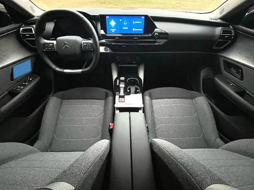 2023 Citroen C5 X 1.6T 175HP L4 8AT,autocango,china used car exporter,china ev exporter,chinese used car exporter,chinese used ev exporter