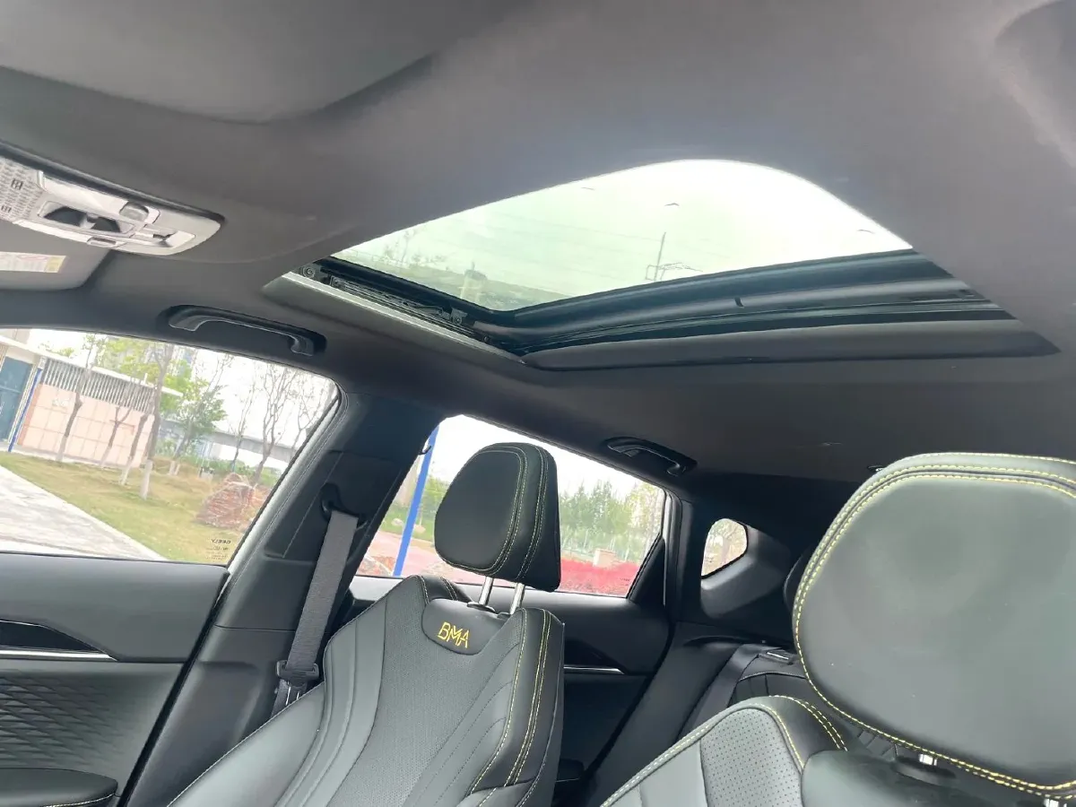 2025 Geely Coolray 1.5T 181HP L4 7DCT,autocango,china used car exporter,china ev exporter,chinese used car exporter,chinese used ev exporter