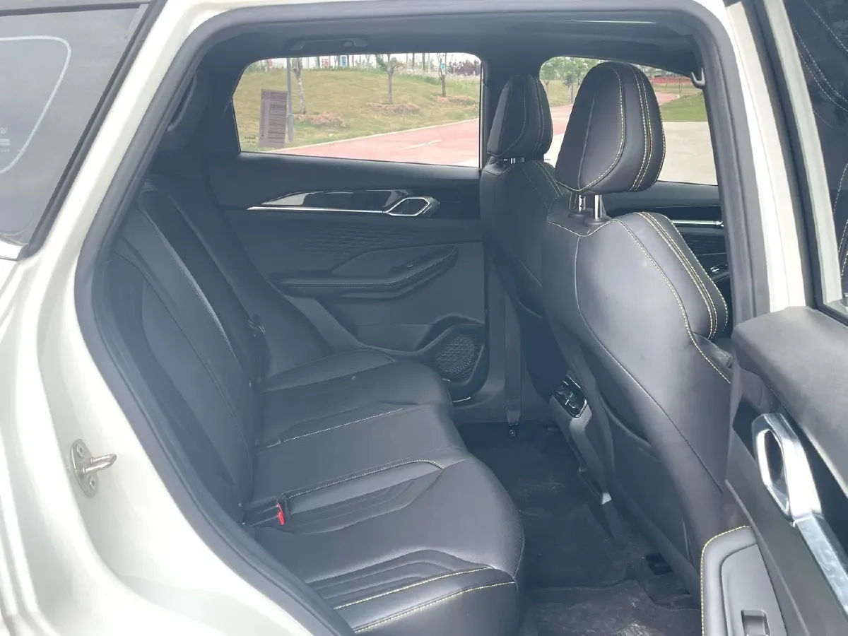 2025 Geely Coolray 1.5T 181HP L4 7DCT,autocango,china used car exporter,china ev exporter,chinese used car exporter,chinese used ev exporter