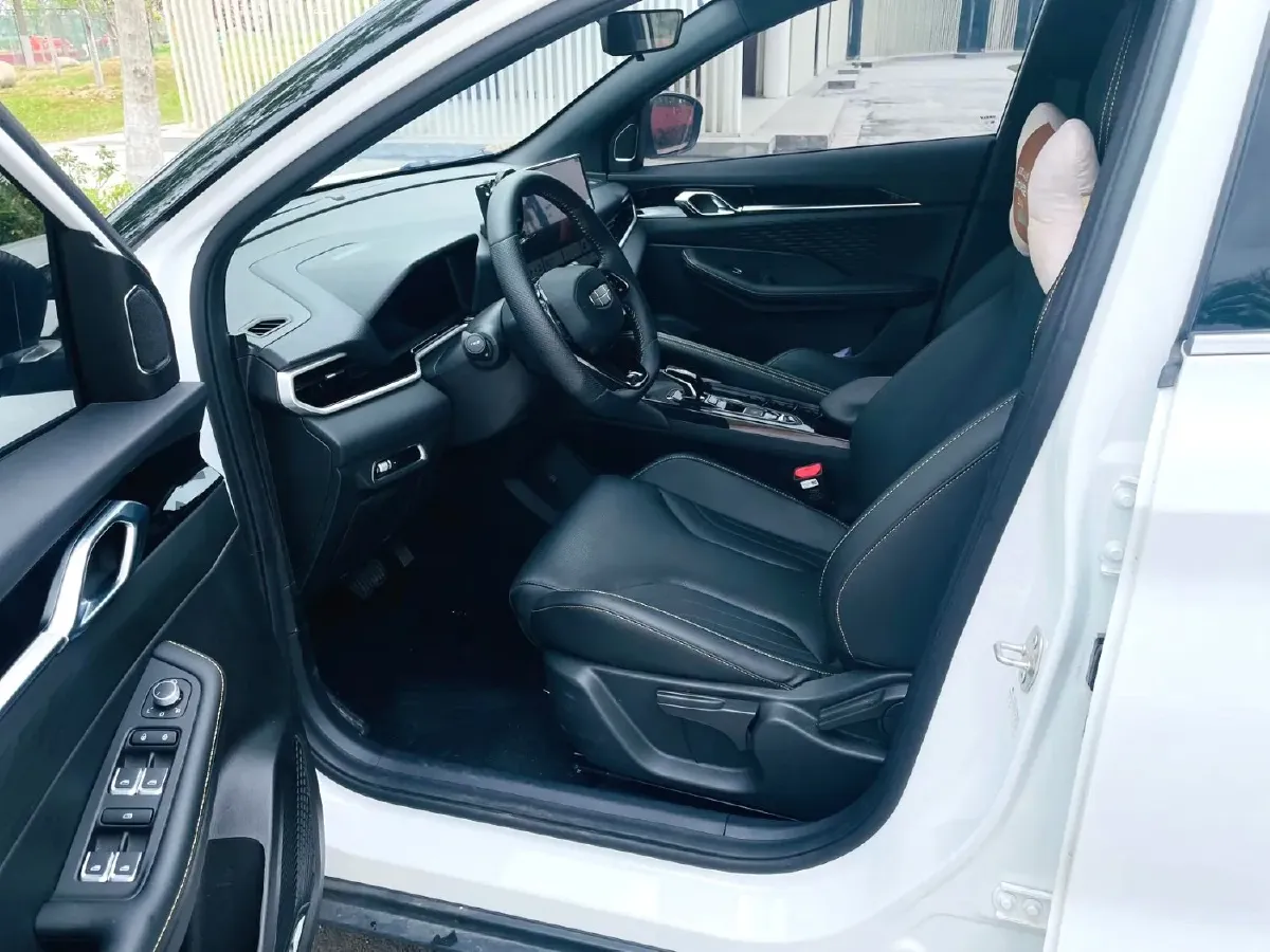 2025 Geely Coolray 1.5T 181HP L4 7DCT,autocango,china used car exporter,china ev exporter,chinese used car exporter,chinese used ev exporter