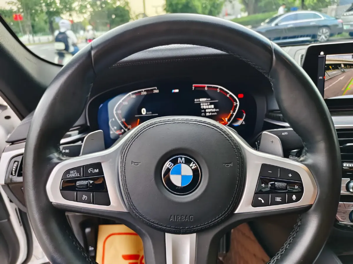2020 BMW 5 Series 2.0T 252HP L4 8AT,autocango,china used car exporter,china ev exporter,chinese used car exporter,chinese used ev exporter