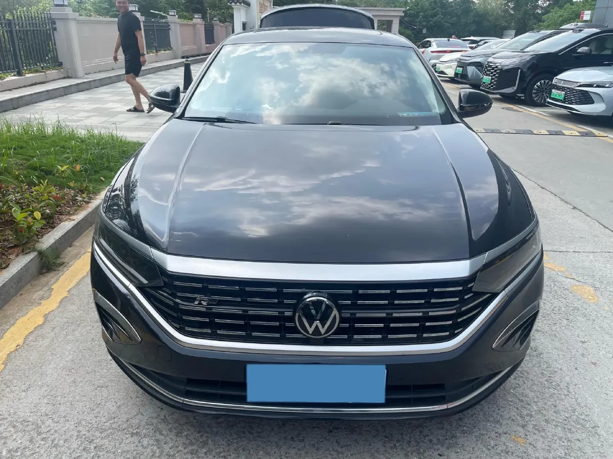 2023 Volkswagen Passat 2.0T 186HP L4 7DCT,autocango,china used car exporter,china ev exporter,chinese used car exporter,chinese used ev exporter
