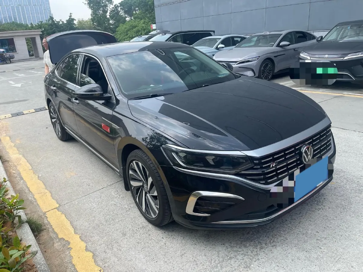 2023 Volkswagen Passat 2.0T 186HP L4 7DCT,autocango,china used car exporter,china ev exporter,chinese used car exporter,chinese used ev exporter