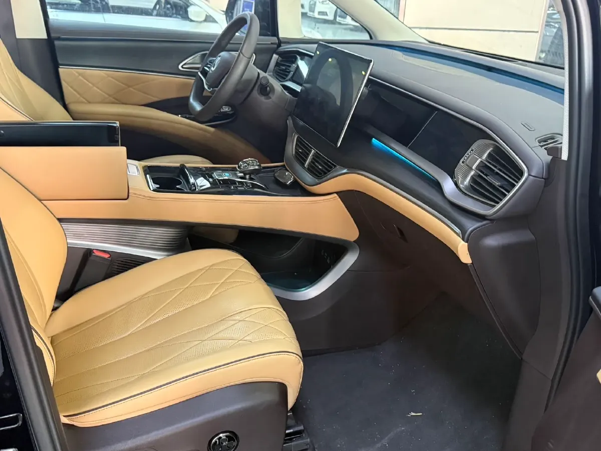 2024 Denza D9 1.5T 139HP L4 E-CVT PHEV 40KWH,autocango,china used car exporter,china ev exporter,chinese used car exporter,chinese used ev exporter