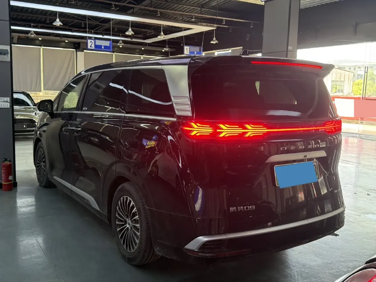 2024 Denza D9 1.5T 139HP L4 E-CVT PHEV 40KWH,autocango,china used car exporter,china ev exporter,chinese used car exporter,chinese used ev exporter
