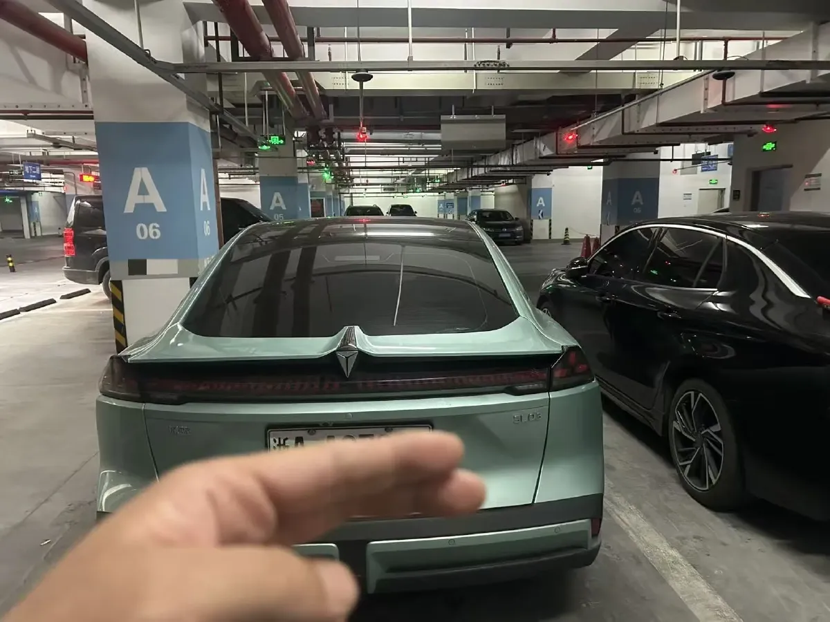 2022 DongFeng Forthing LingZhi EV BEV 68.4KWH,autocango,china used car exporter,china ev exporter,chinese used car exporter,chinese used ev exporter